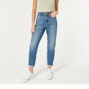 Hollister Ultra High Rise Mom Jeans Vintage Stretch